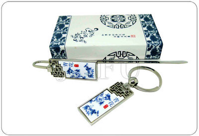 青花瓷钥匙扣 传统韵味与现代工艺的精致融合