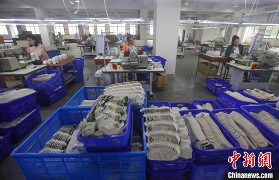 贵州特色产品生产忙 广告设计的新机遇